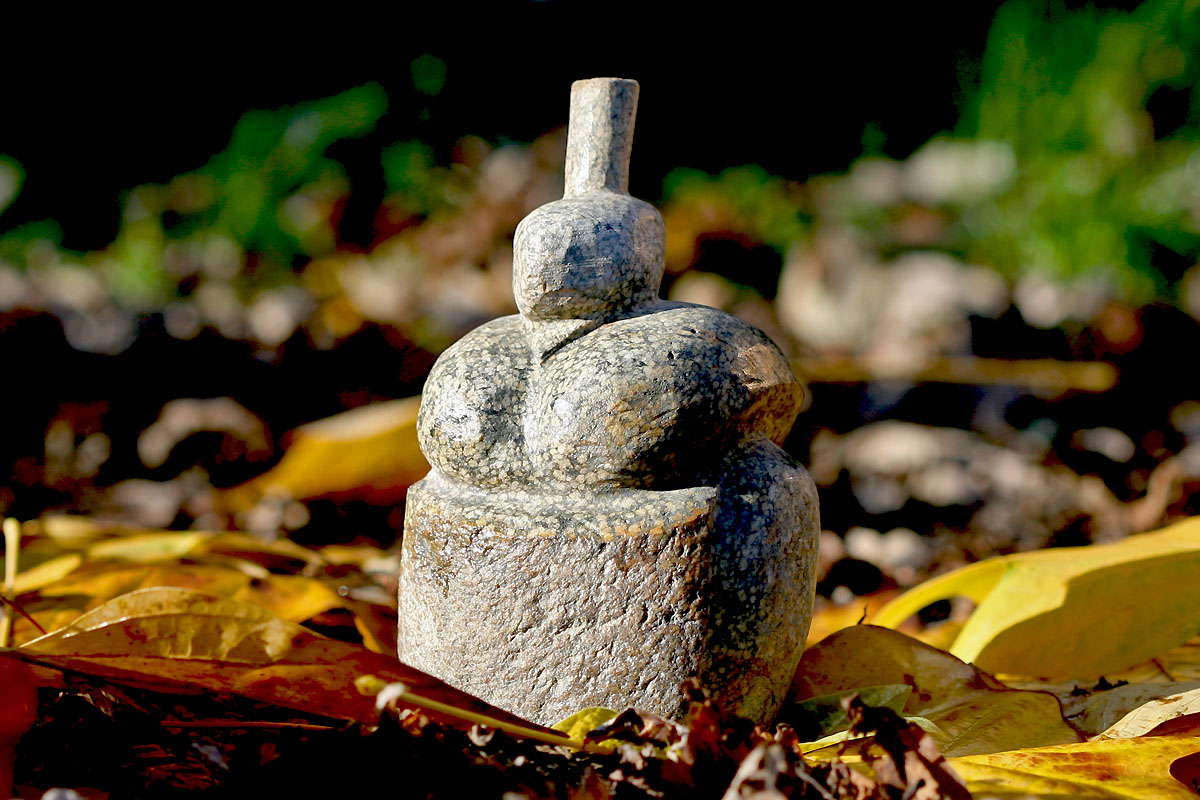 Les statues de bigoudenes de l atelier lithique de Concarneau