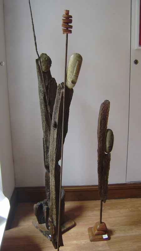 Les statues de bigoudenes de l atelier lithique de Concarneau